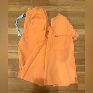 Figs Shaka orange XS one pocket scrub top and Mariselle Wide leg XS T pants